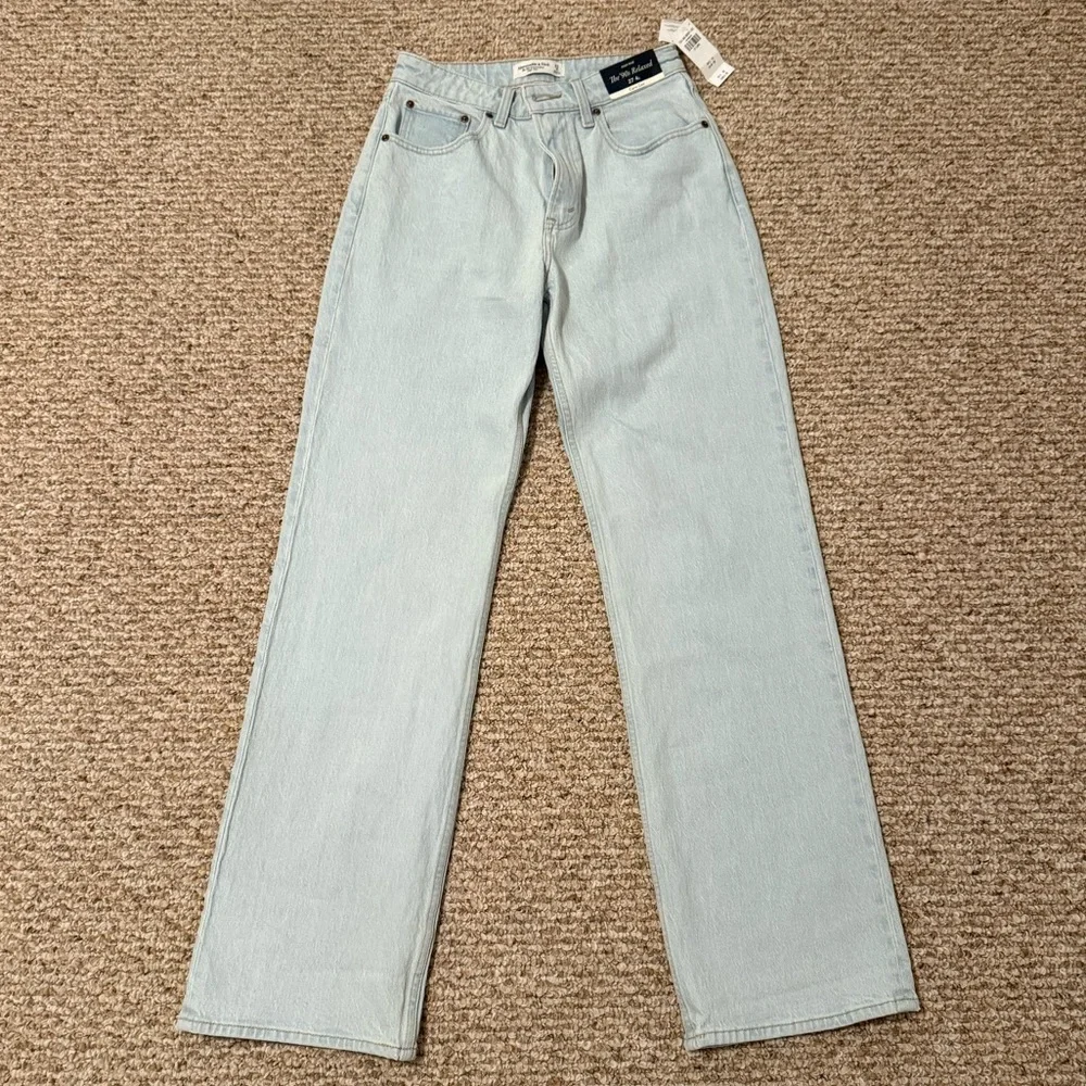 Abercrombie & Fitch Curve Love High Rise 90s Relaxed Jean - 27 Long - Light Wash - Picture 8 of 10